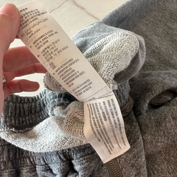 Abercrombie & Fitch Fleece Zipper Pocket Joggers - Picture 6 of 9